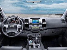 Фото Toyota Hilux Double Cab  №14